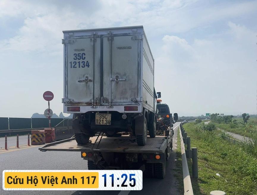 Cứu hộ Đại Lộ Đông Tây 24/24 - Dịch vụ khẩn cấp, có mặt sau 15 phút Cứu hộ Đại Lộ Đông Tây 24/24 - Dịch vụ khẩn cấp, có mặt sau 15 phút